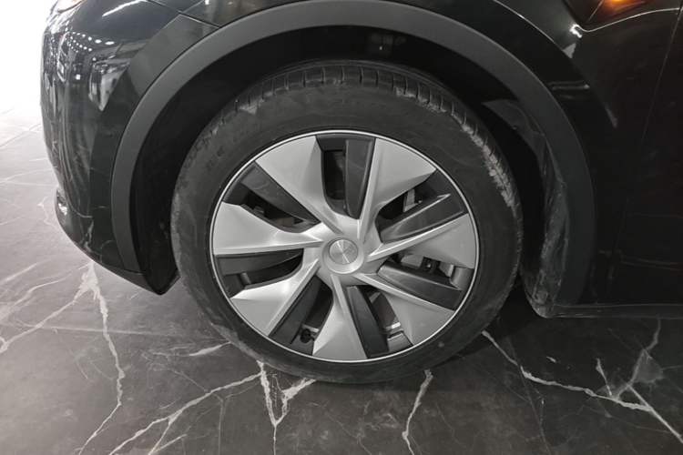Used Tesla Model Y 2022 Revised Version Rear-Wheel Drive Left Front Wheel Hub