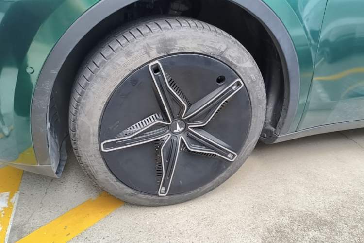 Used Tesla Model Y 2022 Revised Version Rear-Wheel Drive Left Front Wheel Hub
