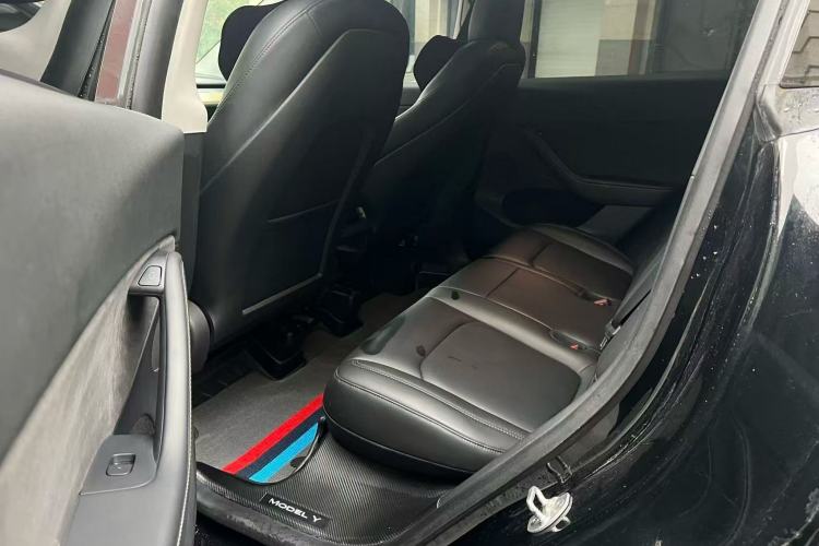 Used Tesla Model Y 2022 Rear-Wheel-Drive Version Left Rear Seat
