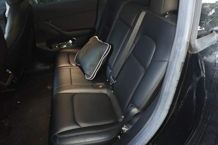 Used Tesla Model Y 2022 Rear-Wheel-Drive Version Left Rear Seat