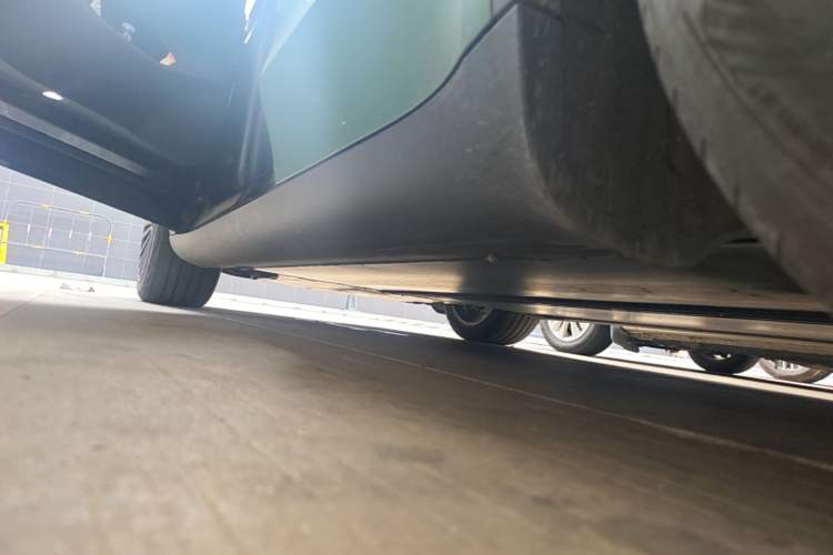 Used Tesla Model Y 2022 Revised Version Rear-Wheel Drive Left Side Sill