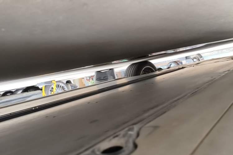 Used Tesla Model Y 2022 Revised Version Rear-Wheel Drive Left Side Sill