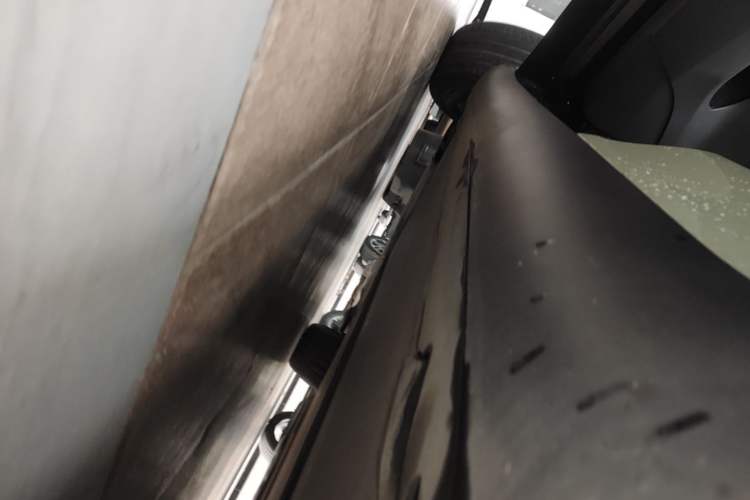 Used Tesla Model Y 2022 Rear-Wheel-Drive Version Left Side Sill
