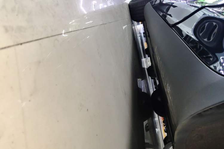 Used Tesla Model Y 2022 Rear-Wheel-Drive Version Left Side Sill