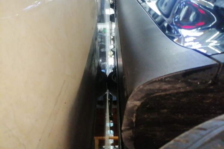 Used Tesla Model Y 2022 Rear-Wheel-Drive Version Left Side Sill