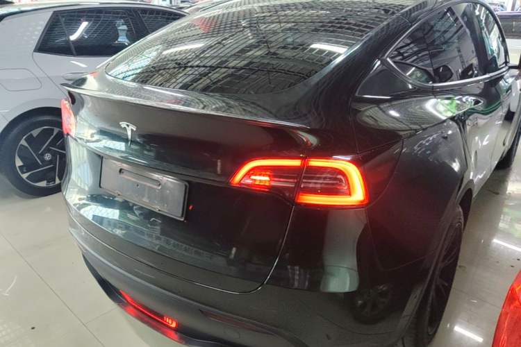 Used Tesla Model Y 2022 Rear-Wheel-Drive Version Rear Right 45 Deg