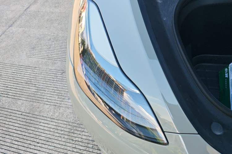 Used Tesla Model Y 2022 Rear-Wheel-Drive Version Right Front Headlight