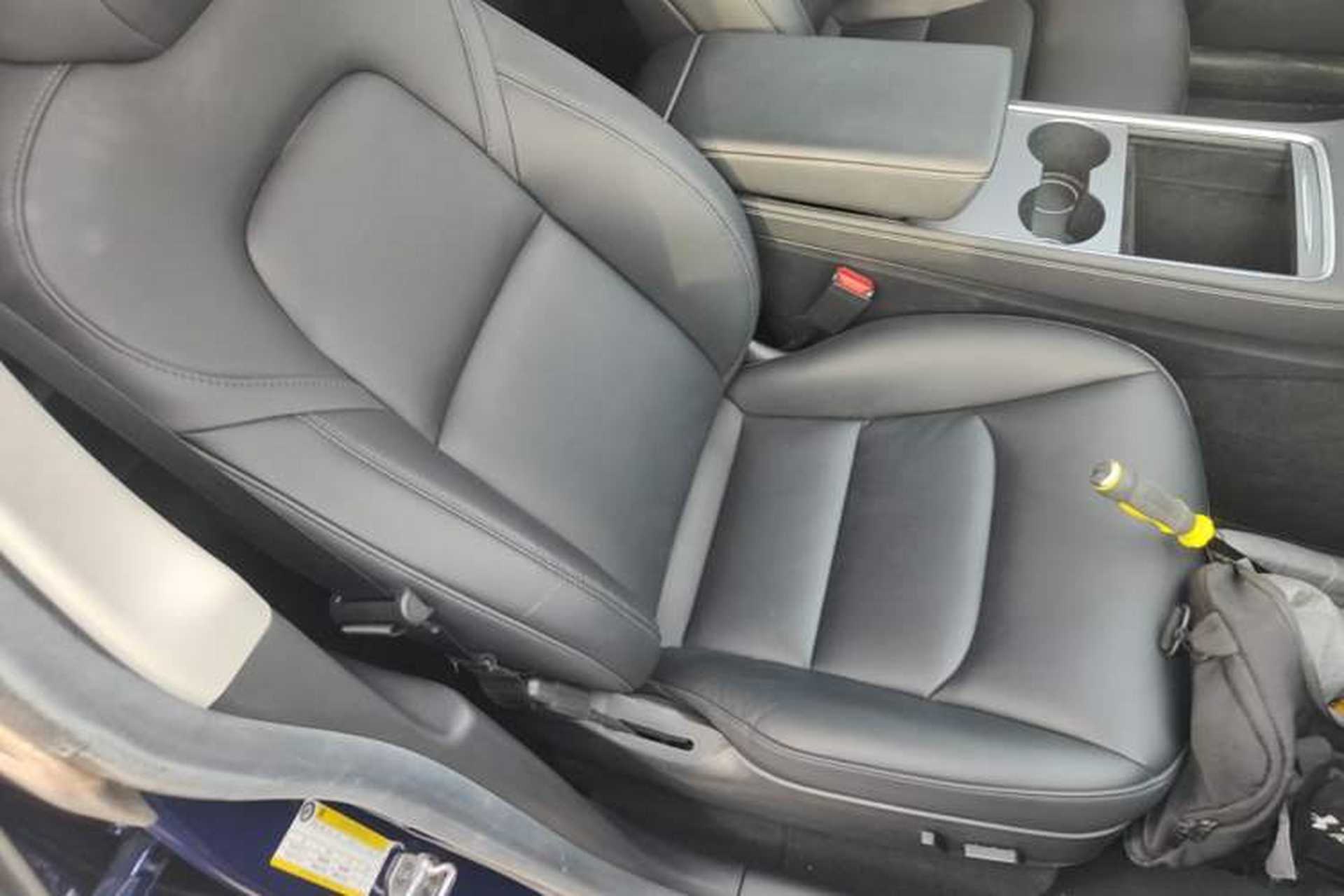 Used Tesla Model Y 2022 Rear-Wheel-Drive Version Right Front Seat