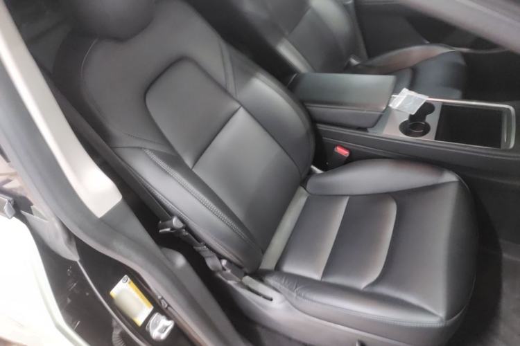 Used Tesla Model Y 2022 Rear-Wheel-Drive Version Right Front Seat