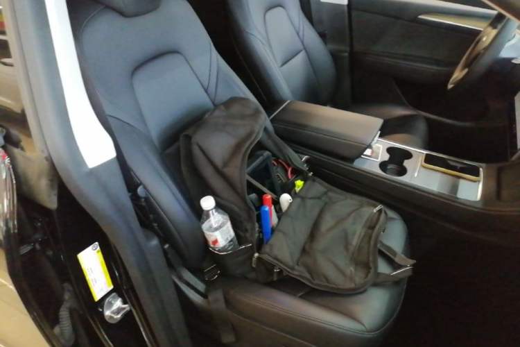 Used Tesla Model Y 2022 Rear-Wheel-Drive Version Right Front Seat