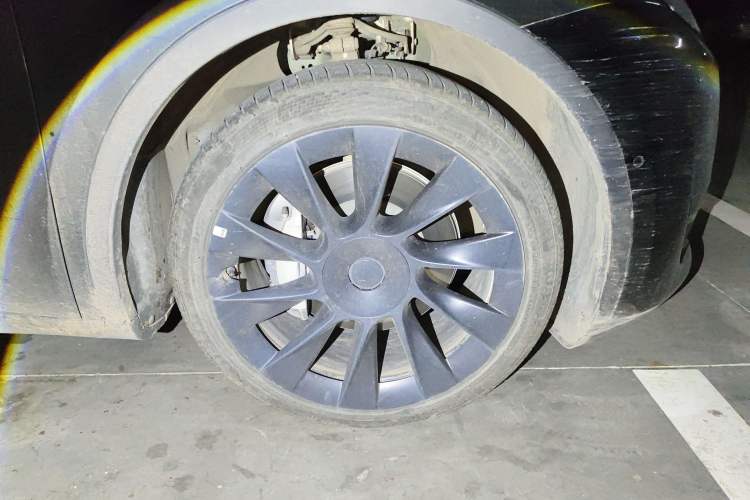 Used Tesla Model Y 2022 Revised Version Rear-Wheel Drive Right Front Wheel Hub