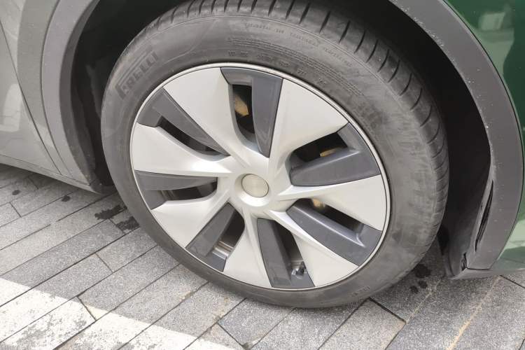 Used Tesla Model Y 2022 Revised Version Rear-Wheel Drive Right Front Wheel Hub