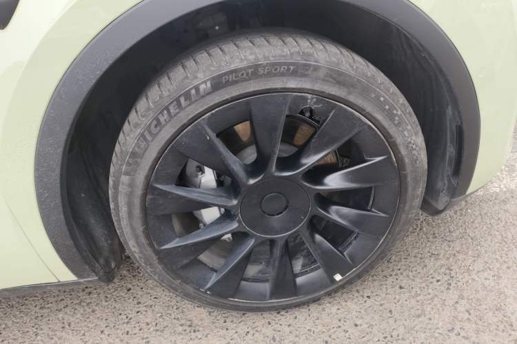 Used Tesla Model Y 2022 Revised Version Rear-Wheel Drive Right Front Wheel Hub