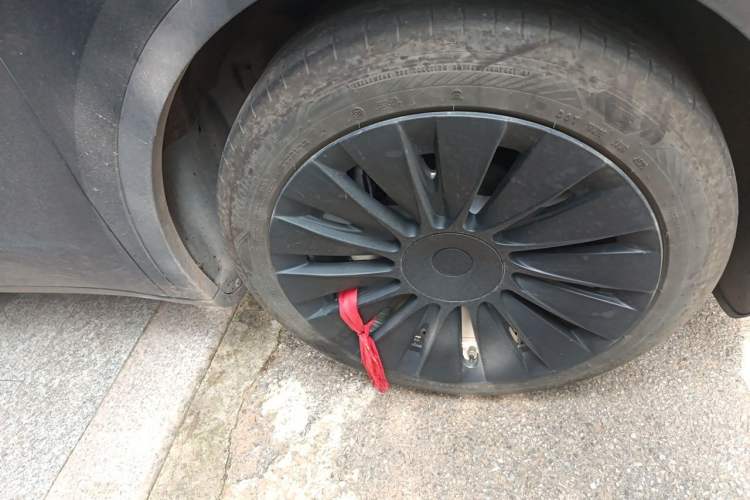 Used Tesla Model Y 2022 Revised Version Rear-Wheel Drive Right Front Wheel Hub
