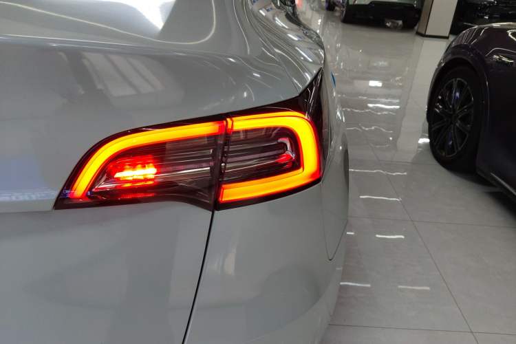 Used Tesla Model Y 2022 Revised Version Rear-Wheel Drive Right Rear Taillight