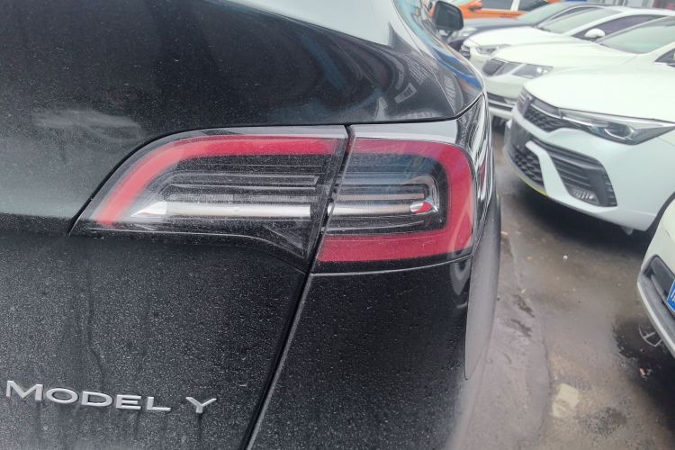 Used Tesla Model Y 2022 Rear-Wheel-Drive Version Right Rear Taillight