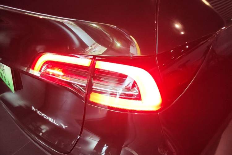 Used Tesla Model Y 2022 Revised Version Rear-Wheel Drive Right Rear Taillight