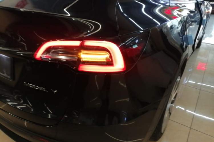Used Tesla Model Y 2022 Rear-Wheel-Drive Version Right Rear Taillight