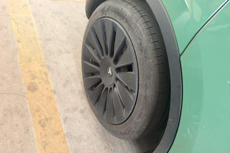 Used Tesla Model Y 2022 Revised Version Rear-Wheel Drive Right Rear Wheel Hub