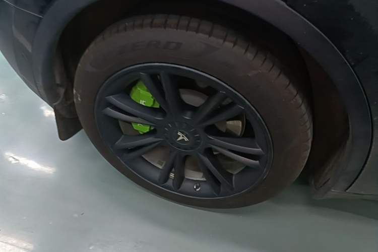 Used Tesla Model Y 2022 Revised Version Rear-Wheel Drive Right Rear Wheel Hub