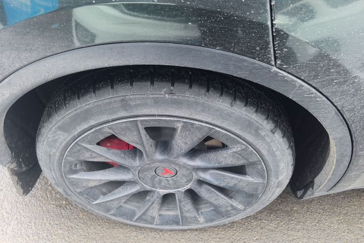 Used Tesla Model Y 2022 Rear-Wheel-Drive Version Right Rear Wheel Hub