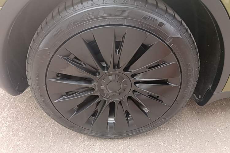 Used Tesla Model Y 2022 Revised Version Rear-Wheel Drive Right Rear Wheel Hub