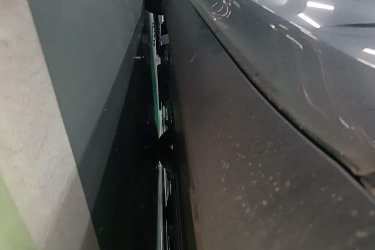 Used Tesla Model Y 2022 Revised Version Rear-Wheel Drive Right Side Sill