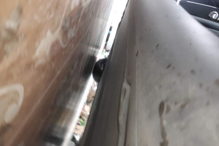 Used Tesla Model Y 2022 Rear-Wheel-Drive Version Right Side Sill