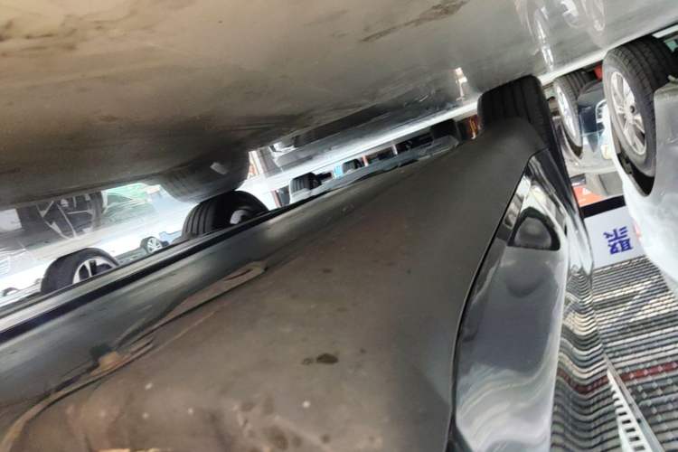 Used Tesla Model Y 2022 Rear-Wheel-Drive Version Right Side Sill