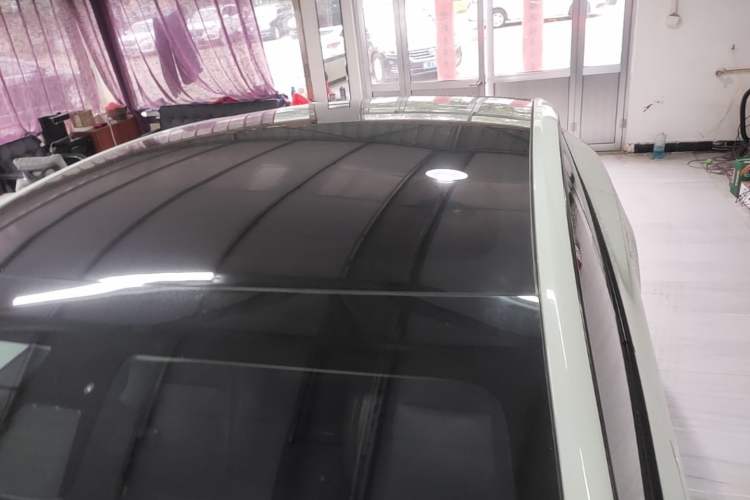 Used Tesla Model Y 2022 Rear-Wheel-Drive Version Roof