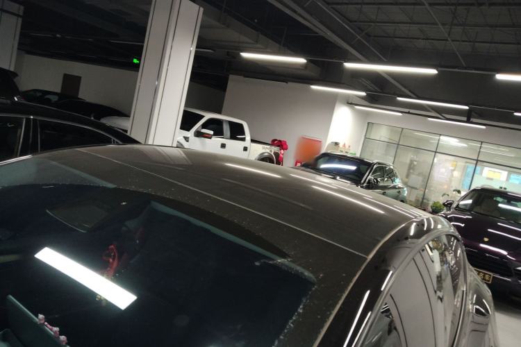 Used Tesla Model Y 2022 Rear-Wheel-Drive Version Roof