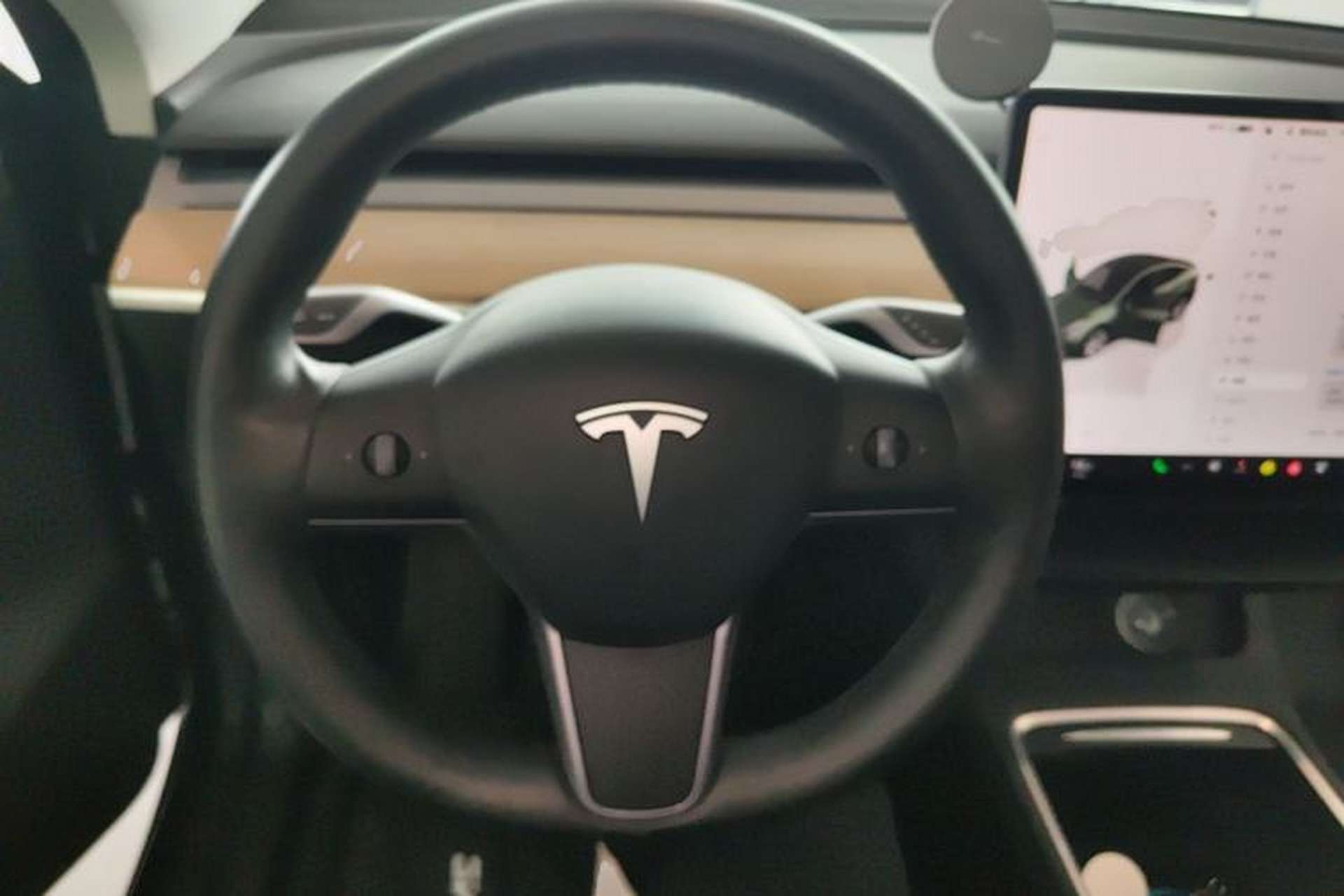 Used Tesla Model Y 2022 Long-Range All-Wheel-Drive Version Steering Wheel