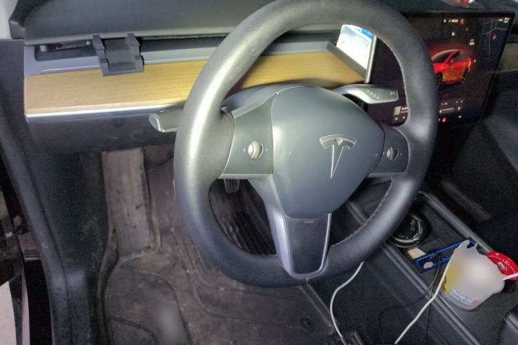 Used Tesla Model Y 2022 Rear-Wheel-Drive Version Steering Wheel