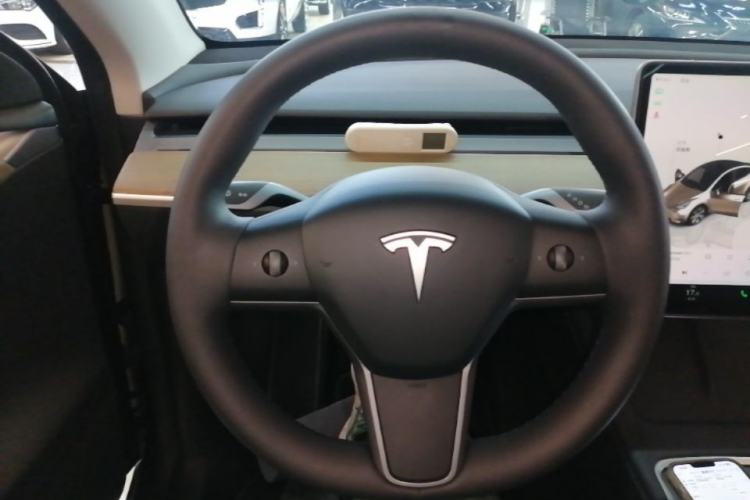 Used Tesla Model Y 2022 Rear-Wheel-Drive Version Steering Wheel
