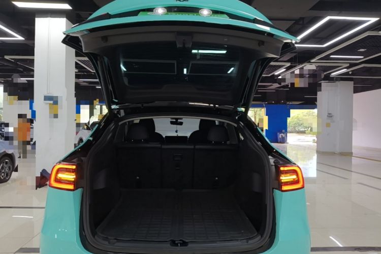 Used Tesla Model Y 2022 Long-Range All-Wheel-Drive Version Trunk