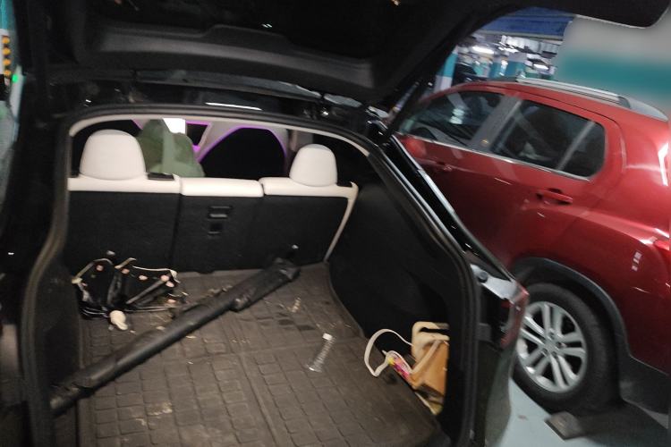 Used Tesla Model Y 2022 Rear-Wheel-Drive Version Trunk