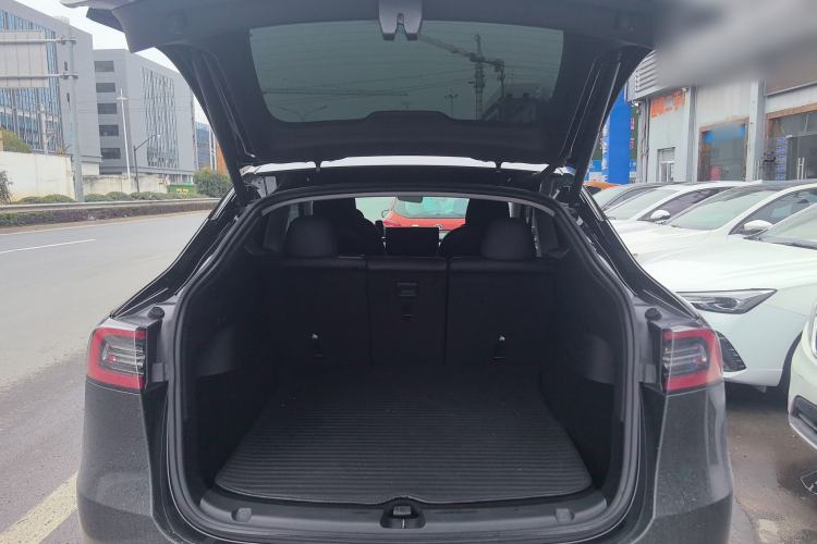 Used Tesla Model Y 2022 Rear-Wheel-Drive Version Trunk