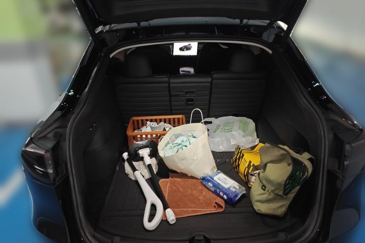 Used Tesla Model Y 2022 Rear-Wheel-Drive Version Trunk