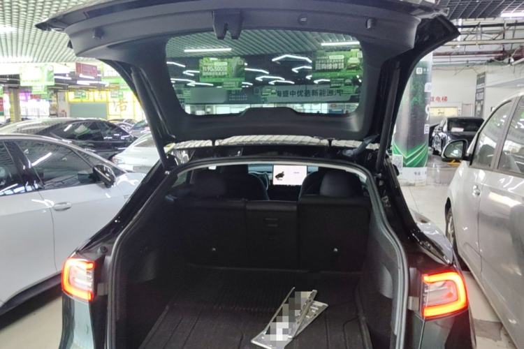 Used Tesla Model Y 2022 Rear-Wheel-Drive Version Trunk