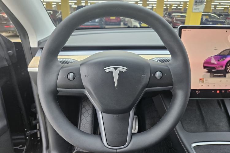 Used Tesla Model Y 2022 Rear-Wheel-Drive Version Interior 1