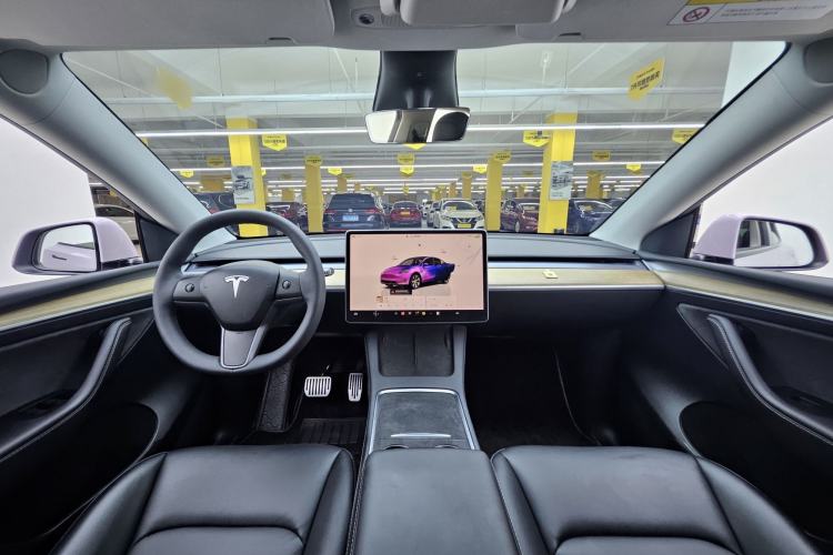 Used Tesla Model Y 2022 Rear-Wheel-Drive Version Interior 2