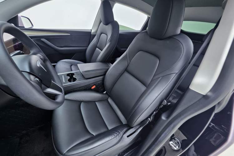 Used Tesla Model Y 2022 Rear-Wheel-Drive Version Interior 5