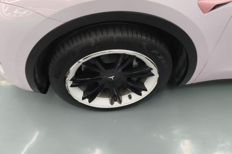 Used Tesla Model Y 2022 Revised Version Rear-Wheel Drive Left Front Wheel Hub