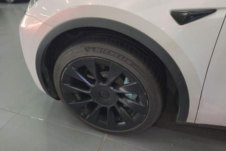 Used Tesla Model Y 2022 Rear-Wheel-Drive Version Left Front Wheel Hub