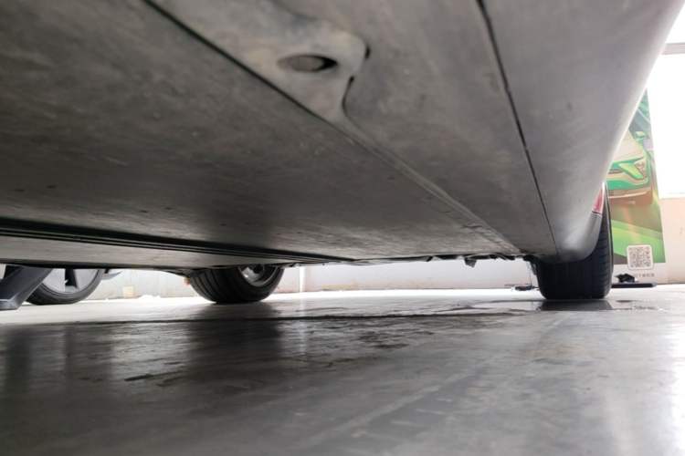 Used Tesla Model Y 2022 Revised Version Rear-Wheel Drive Left Side Sill