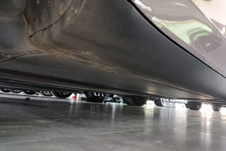 Used Tesla Model Y 2022 Rear-Wheel-Drive Version Left Side Sill