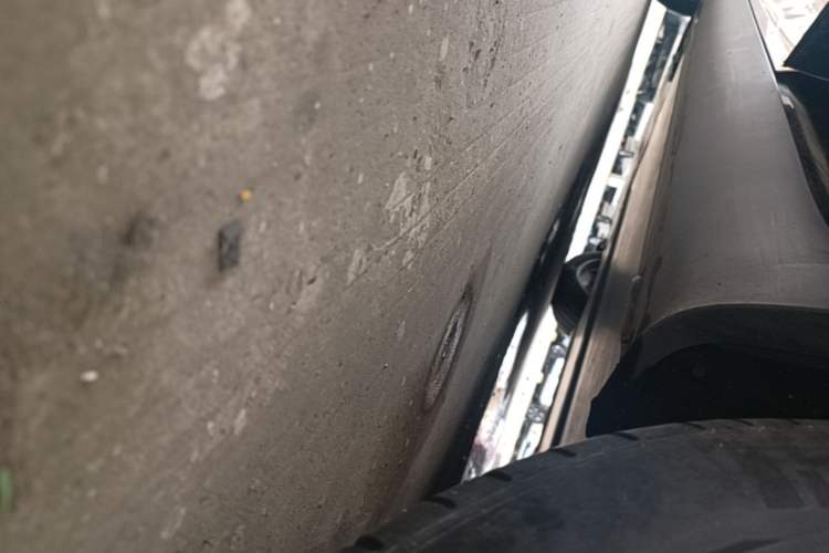 Used Tesla Model Y 2022 Revised Version Rear-Wheel Drive Left Side Sill