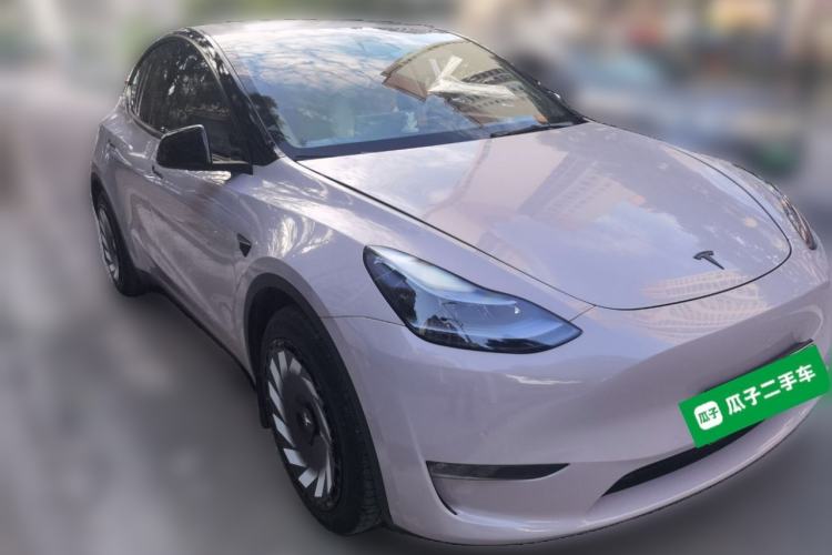 Used Tesla Model Y 2022 Long-Range All-Wheel-Drive Version Front Right 45 Deg