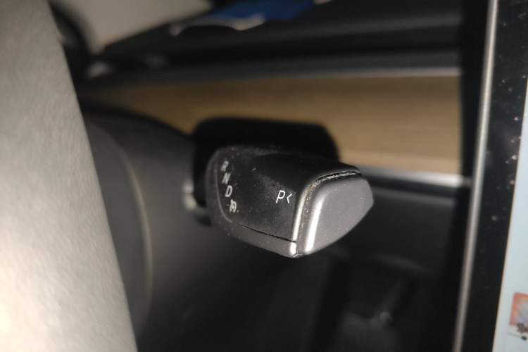 Used Tesla Model Y 2022 Revised Version Rear-Wheel Drive Gear Lever