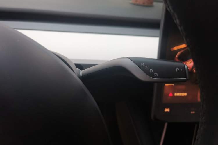 Used Tesla Model Y 2022 Long-Range All-Wheel-Drive Version Gear Lever